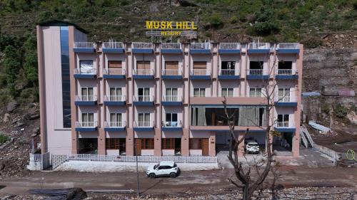 Sitapur Hotel | Musk Hill Resort