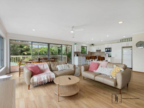 Malua Bay House | Muwarra Beach House, at Malua Bay