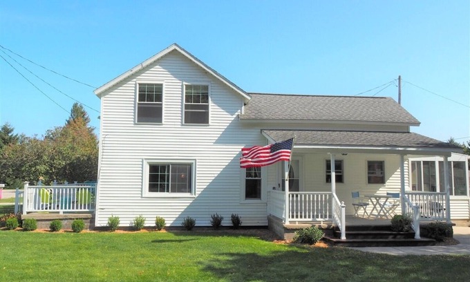 Frankfort House | My Happy Place - Gorgeous and Great Location!