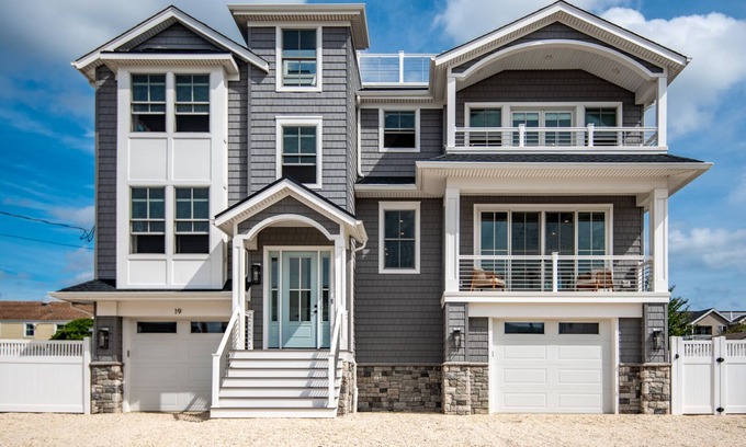 The Dunes House | MyLBIBeachRental, 6 from Beach, 6 Bedroom, 4.5 Bath, Sleeps 12, New Construction