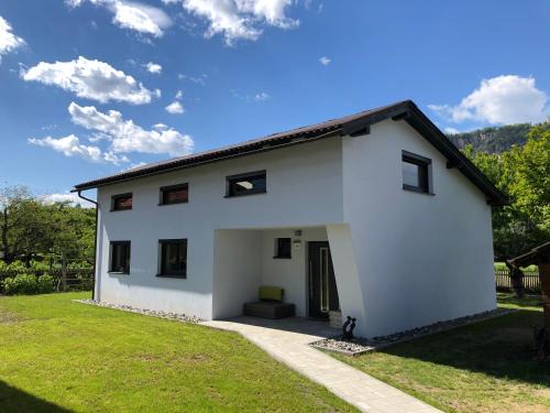 Finkenstein am Faaker See House | myurlaub(.)at