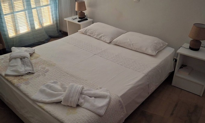 Gefira Mpania Apartment | NAFPAKTOS APARTMENT AND STUDIO IN PORT - 2 Bedroom Apartment 5 Guests