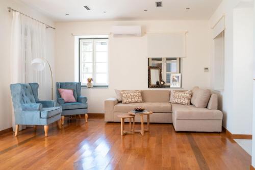 Aegina Town Apartment | Naias Aegina, Sea-front apartment 95 sqm