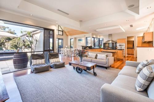 Yallingup House | Nanga Mai - Luxe Bushland Haven near Yallingup Beach