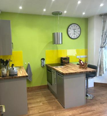 Menai Bridge Apartment | Nant Apartment - Ground Floor