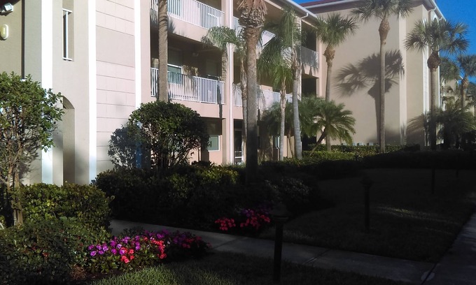 Naples Condo | Naples -Cypress Woods-Golf Community Clubhousepools,Exercise