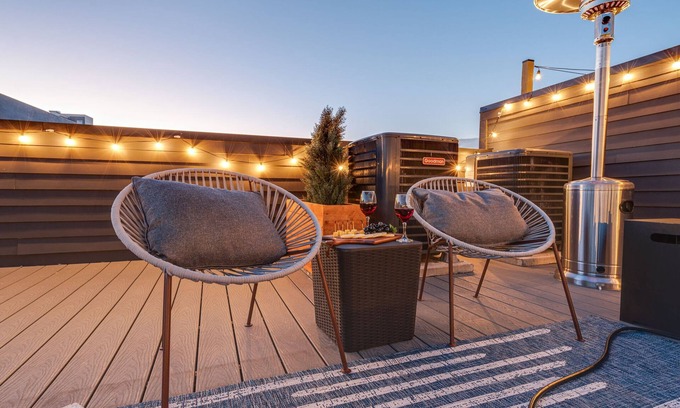Edgehill House | Nash Chic Near DT Rooftop Luxe Comfort