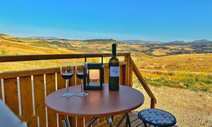 Montecorto Cabin | Nature lovers escape on an eco-friendly vineyard