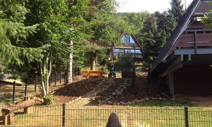 Leinsweiler House | Nature meets design, 2 bedrooms, 4 persons, woodburning stove, satellite, LED TV, Wi-Fi, air conditioning