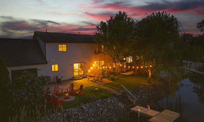 Kingsville Cottage | Nature Oasis: Waterfront, pet friendly, kayaks, SUPs, dock, amenities galore