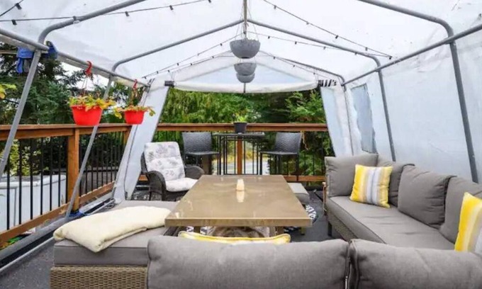 Victoria Apartment | Nature’s nook near city