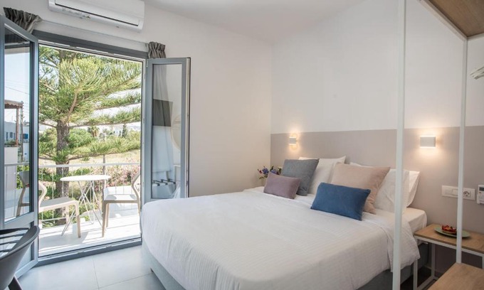 Paros Apartment | Nautilus Apartments-Suites