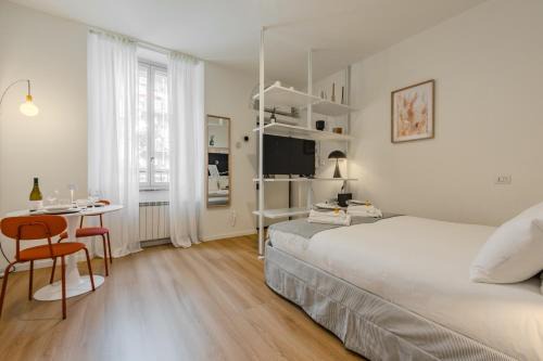 Lorenteggio Apartment | Naviglio Suite - Eleganza e Relax a 2 Min dalla M4 e dai Navigli