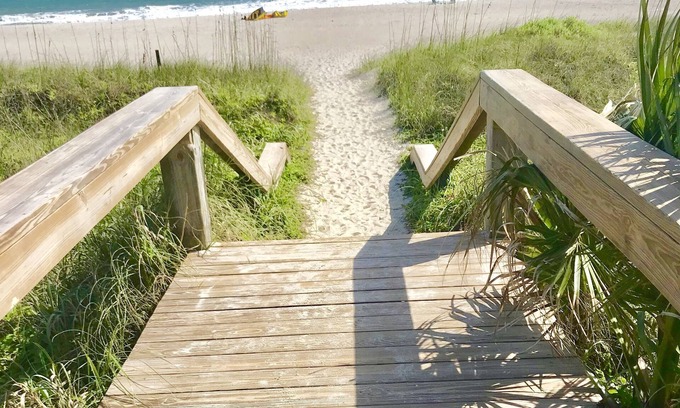 Port Canaveral House | nBeautiful house 300 steps to the beach!