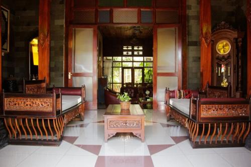 Central Yogyakarta Villa | Ndalem Ngadisuryan Homestay
