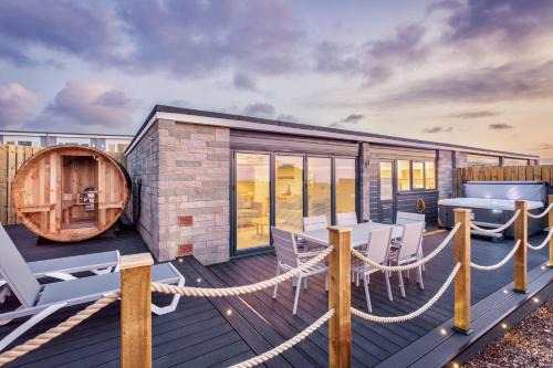 Hele Apartment | NDR Sea view Three bedroom Residence with private sauna & hot tub