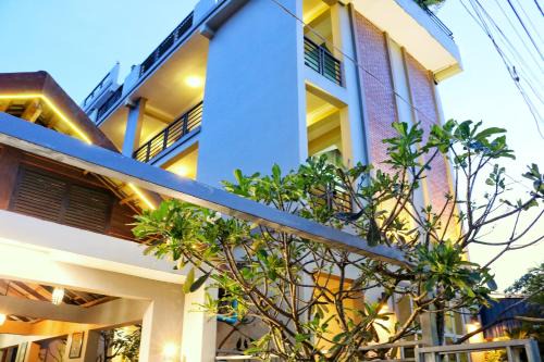 Kampot Hotel | Neakru Guesthouse and Restaurant