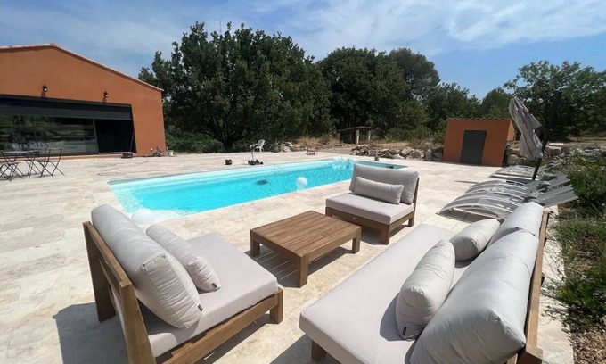Fuveau House | Near Aix en Provence - Architect-designed house with century-old oak tree