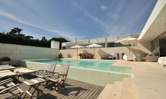 Torreira Villa | Near Aveiro & Porto - Luxury Waterfront Villa Walking Distance to Everything