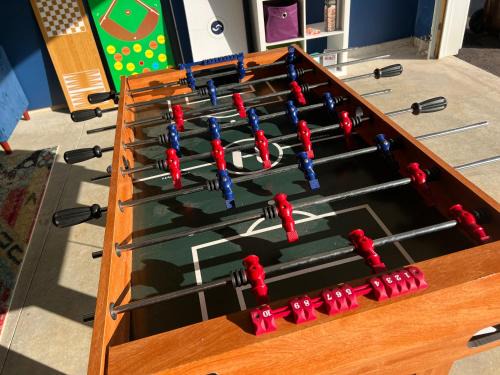 Donelson House | Near Broadway & Opry 3br Game Room Sleeps 10