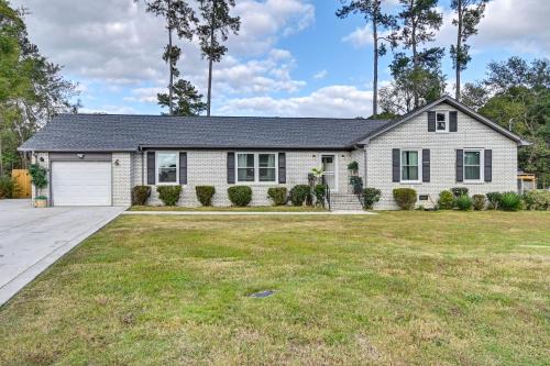 Westover House | Near Fort Liberty Home with Yard in Fayetteville!