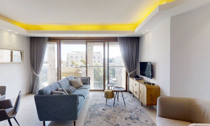 Mamilla Apartment | ♥Near KING DAVID HOTEL ♥Nice 3 bdrs with balcony ♥