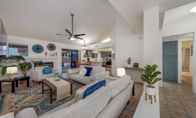 Eastside House | Near NW Hospital/Garage/3 BR & 2 BA/Fenced