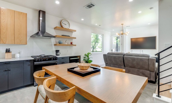 Rosewood House | Near Restaurants & Parks: Home 3 Mi to Dtwn Austin