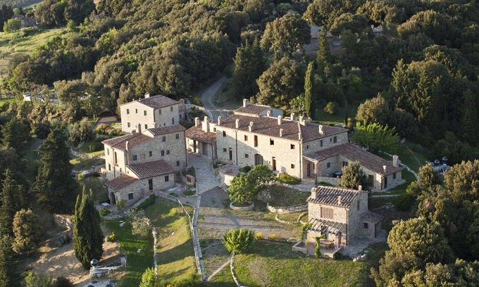 Gambassi Terme Apartment | Near S.Gimignano apartment with A/C, WIFI,garden, pool in farm building