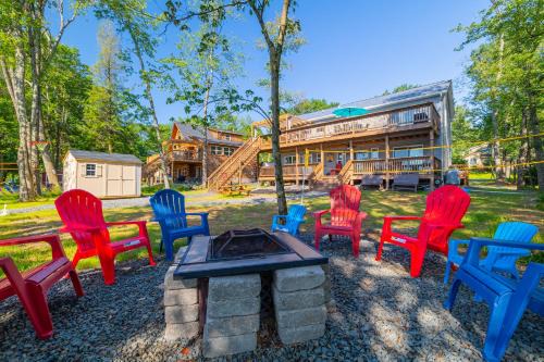 Pocono Summit House | Near Water Park Resorts Lakefront Pocono Home