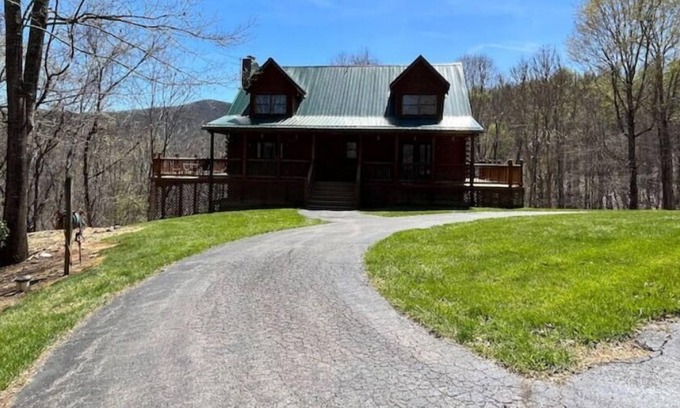 Christiansburg House | Neck of the Woods