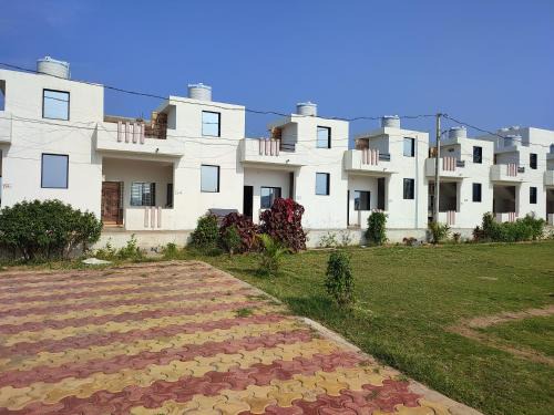 Rajpipla House | Neelkanth Homes