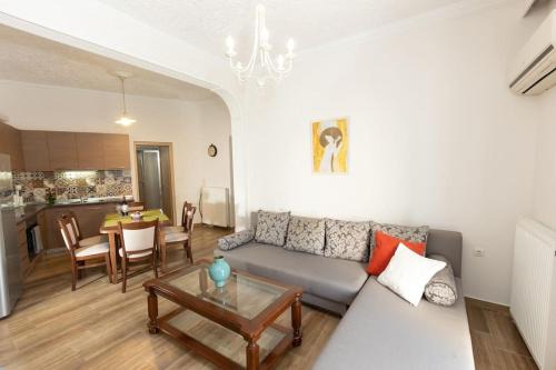 Old Town Apartment | Nestia Retreats Ano Poli - Spacious Apartment