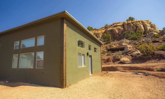 Fredonia House | Nestled in the Cliffs near Kanab, UT. Close to the Grand Canyon! Stargazing!