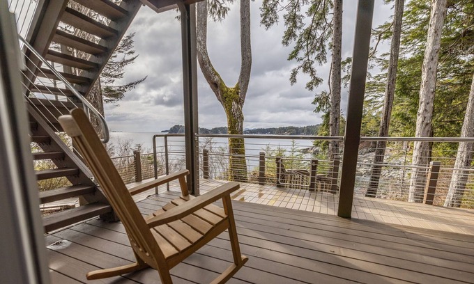 Sitka Cabin | Nestled in the Heart of Nature