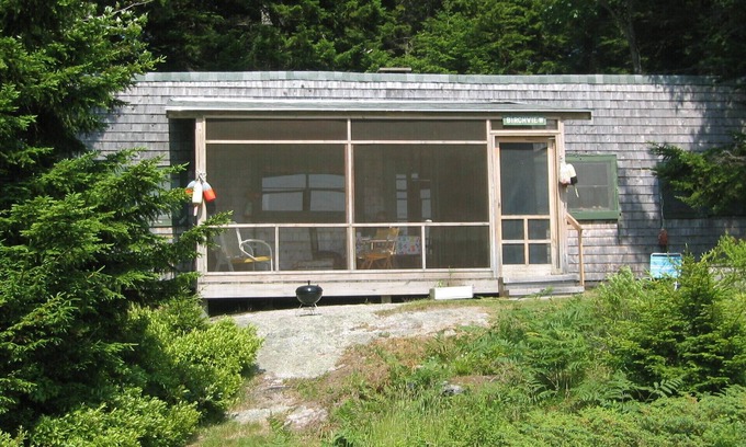 Friendship Cottage | Nestled in the Trees with Ocean Views