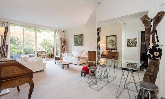 Neuilly-sur-Seine Apartment | Neuilly Residential-Victor Hugo, Maillot- American Hospital,+Parking Bus Taxi M°