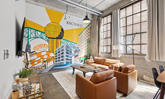 Old City Condo | NEW 2 Bedroom- Free Parking- Heart of Old City- Historic JFG Flats Building