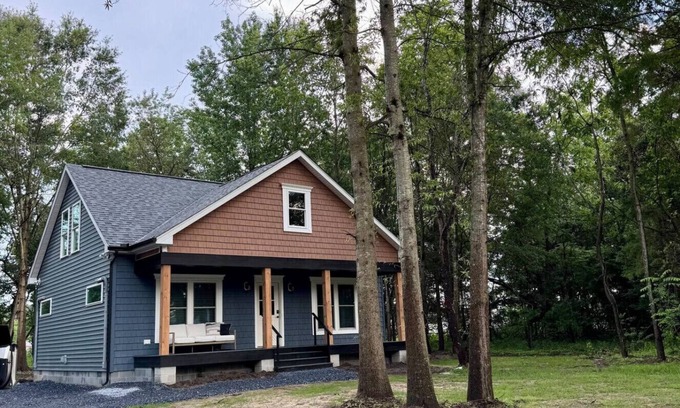 Lincoln House | New 3‑BR Ranch by DE Turf & Beaches