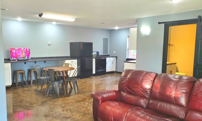 Kerr Cottage | *NEW* 3BR Modern FARMdominium