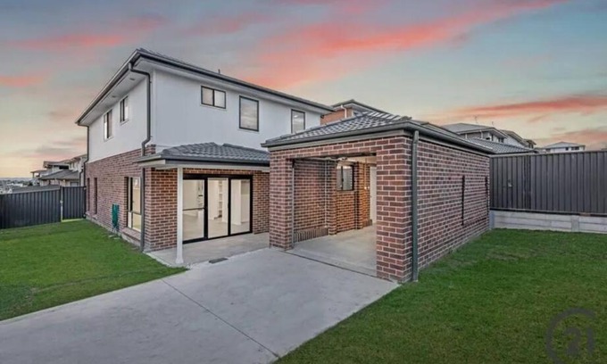 Rouse Hill House | New 5 bedroom house in Rousehill