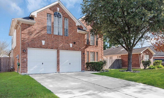 Barker House | New 5BR/2.5 Ba. Hwy6/Copperfield/cypress