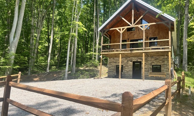 Hallsville Cabin | New Amish built cabin opening up March 14, 2025 near Hocking Hills/Tar Hollow St.Forest