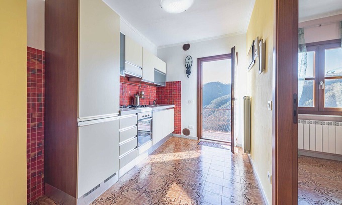 Borghetto di Vara Apartment | NEW! Apuan Alps Panoramic Apartment x4