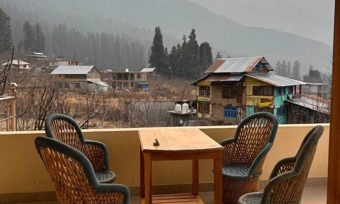 Bajaura Hotel | New Brahma Guesthouse