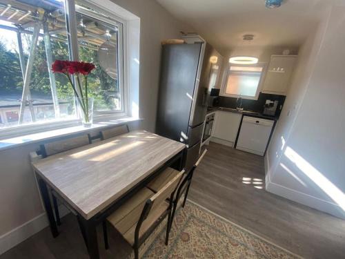 Cricklewood Apartment | NEW! Brand New Beautiful Modern Apartment