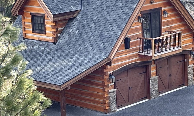 Downtown Leavenworth Cabin | New Custom Log Cabin with Cascade Mountain View- off Icicle Road/Walk to Town