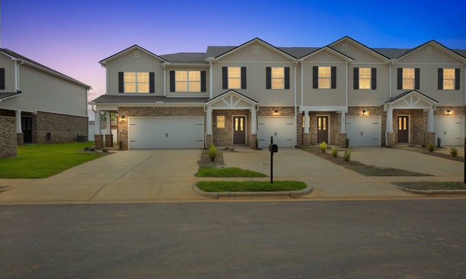 Normal House | NEW! Discovery Point Getaway