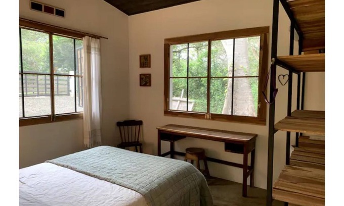 Playa Negra Cabin | New, El Chic Shack, Rustic yet Comfy walk to Negra