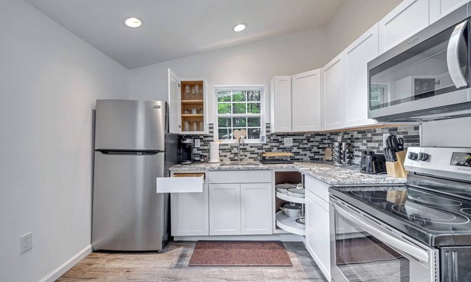 Pocono Summit House | NEW! Enchanting Pocono Summit Modern Lakehouse with Hottub & Privacy!